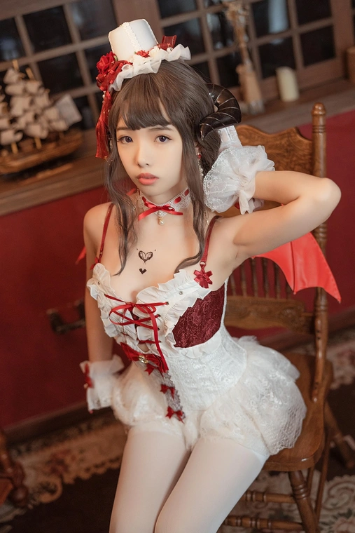 Elegant devil[36P]