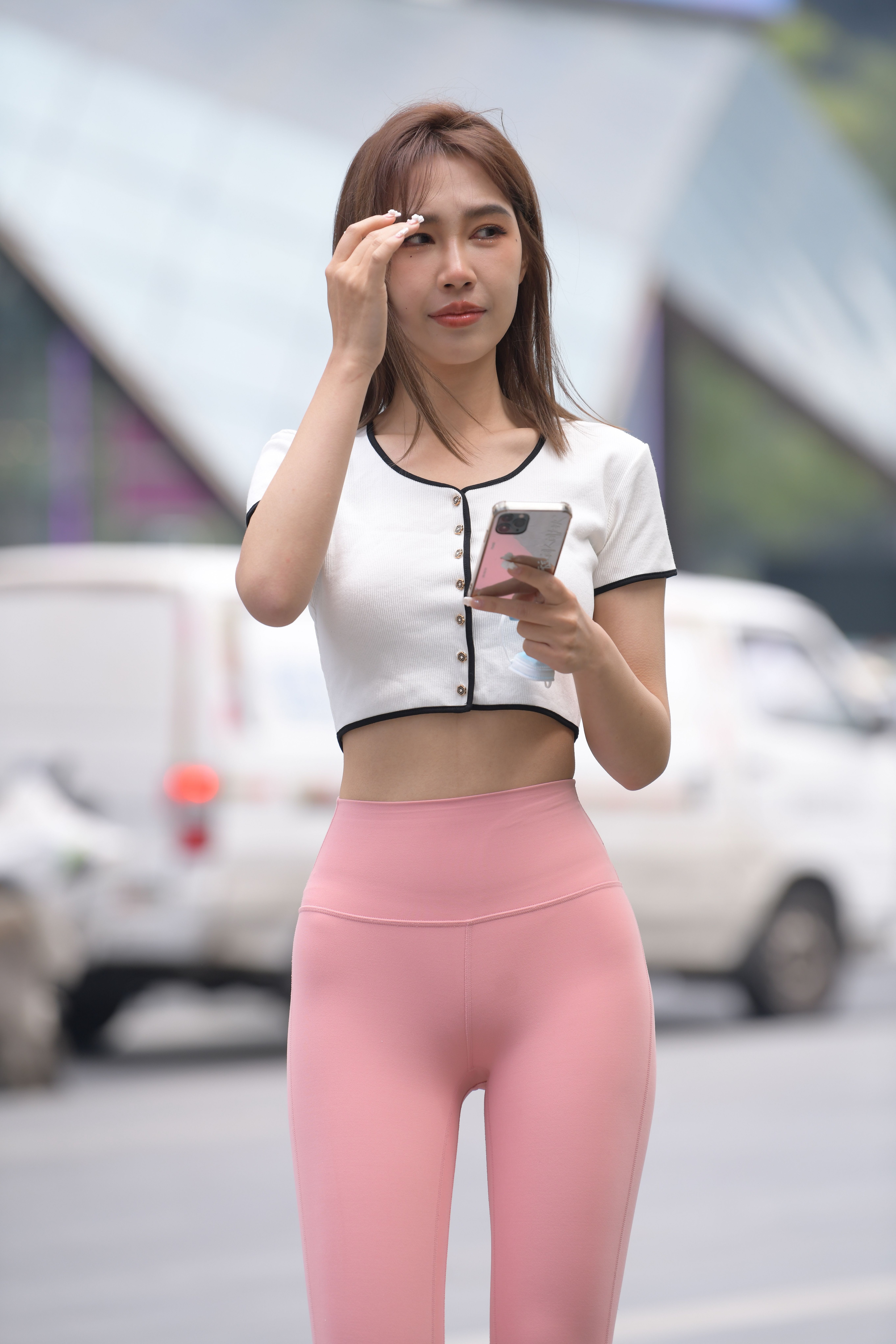 M881.粉色瑜伽裤美女插图1