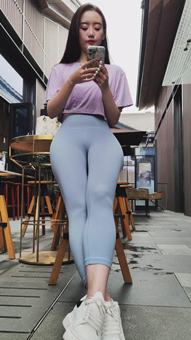 蓝色瑜伽裤小姐姐[9.87G/MP4]