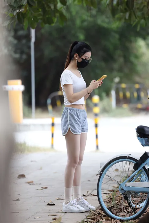 [魔镜原创摄影]辉辉街拍作品 大学城半日游遇见骑单车的女学生[148P 11V]